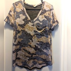 Lovely Melody, Small camo v neck t-shirt,
